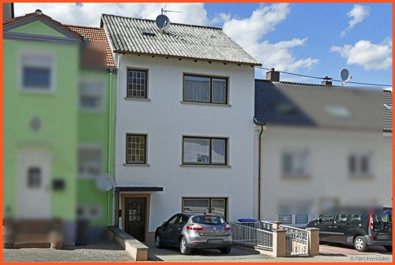 Stra�enansicht P�ttlingen Einfamilienhaus Ruhige Wohnlage - Ein- bis Zweifamilienhaus mit Gartenhaus, zwei Garagen und viel Platz zum Toben