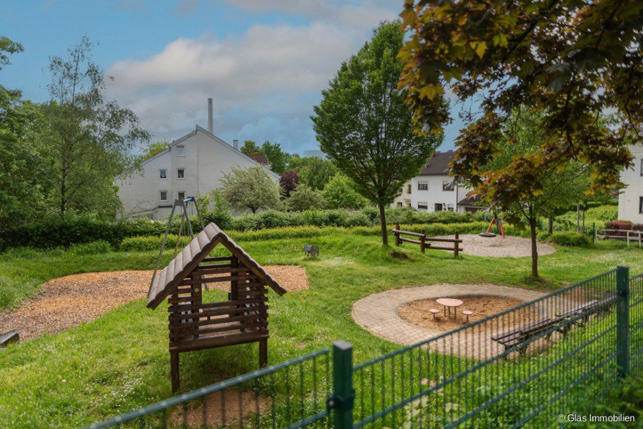 Kinderspielplatz in unmittelbarer N�he Einfamilienhaus V�lklingen