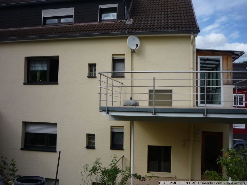 Neuer Balkonbelag, Edelstahlgel�nder u W�rmeisolierung Haus V�lklingen