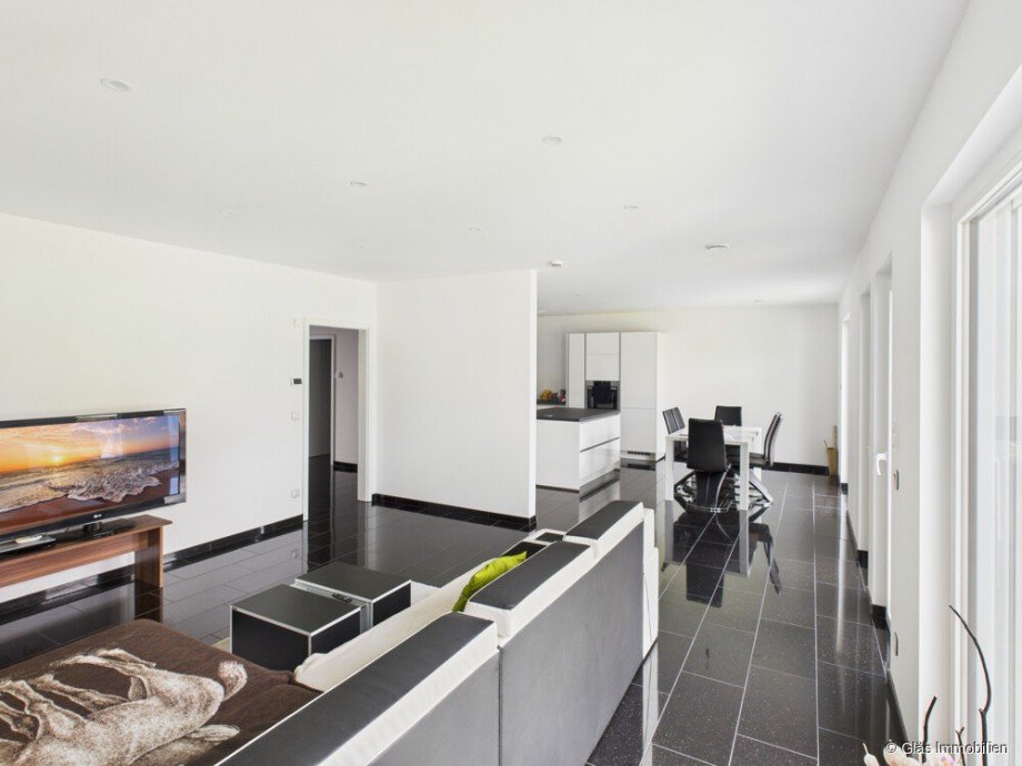 Blick vom Wohnzimmer in Richtung Esszimmer Einfamilienhaus R�dersheim-Gronau