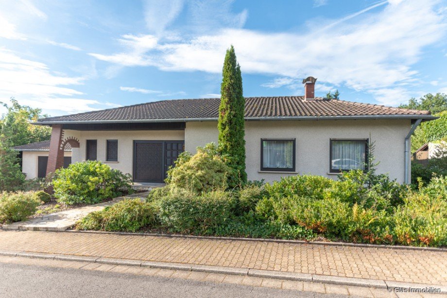 Freistehendes Einfamilienhaus in idyllischer Waldrandlage Einfamilienhaus Gro�rosseln