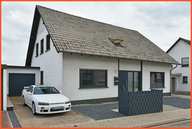 Freistehendes Zweifamilienhaus mit 2 Garagen P�ttlingen Zweifamilienhaus Einziehen und Wohlf�hlen - Freihstehendes Zweifamilienhaus mit 2 Garagen in ruhiger, naturnaher Lage