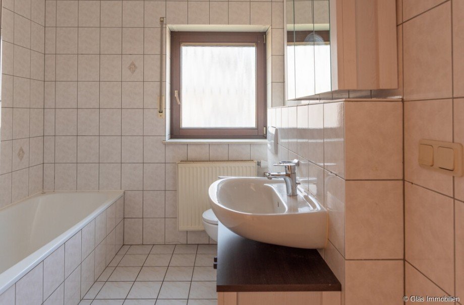 Bad mit Wanne und... Etagenwohnung V�lklingen