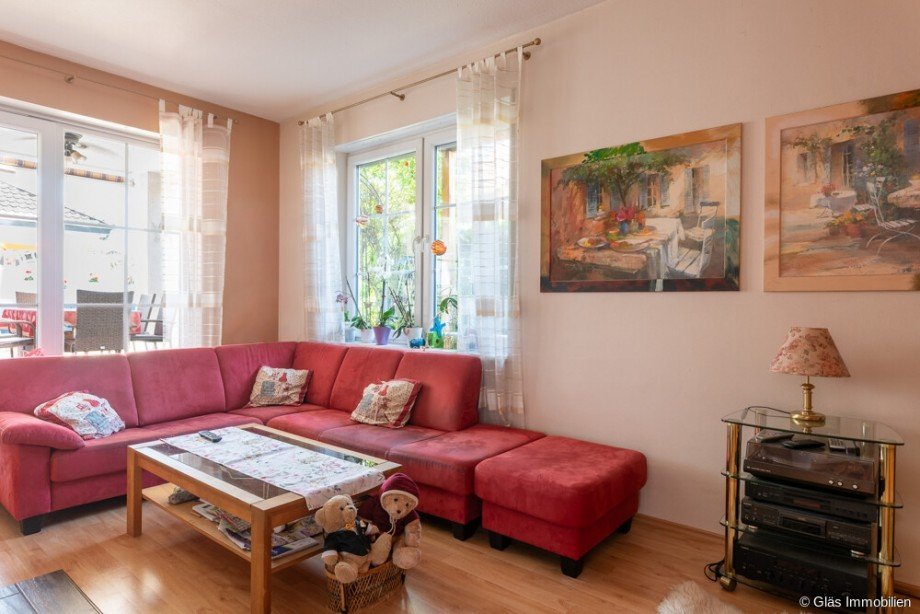 Wohnzimmer mit viel Licht Zweifamilienhaus Wadgassen