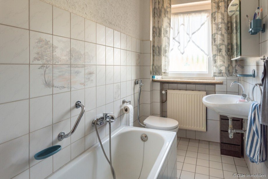 Badezimmer OG Mehrfamilienhaus V�lklingen / Ludweiler