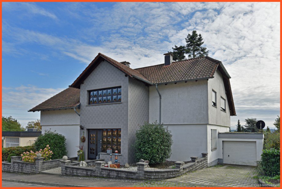 Freistehendes Zweifamilienhaus mit ELW Zweifamilienhaus V�lklingen