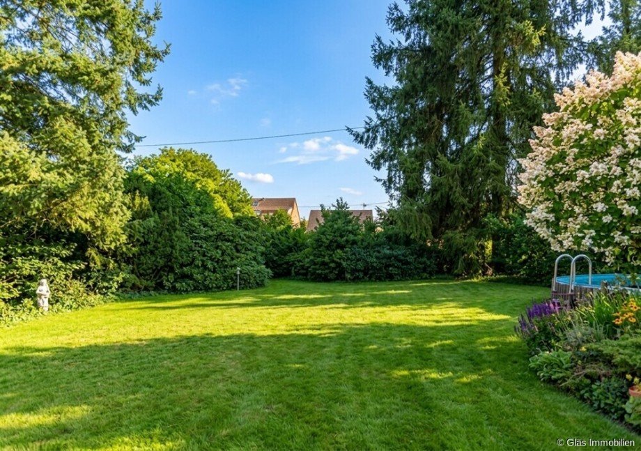 Blick ins Gr�ne Einfamilienhaus �berherrn / Altforweiler