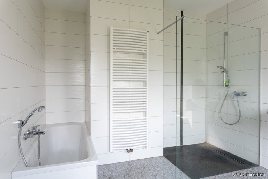 ...Badewanne Penthousewohnung V�lklingen / Geislautern