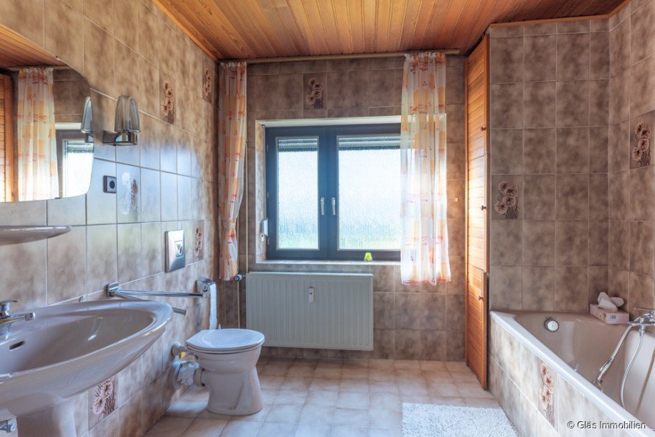 Familienbad mit... Zweifamilienhaus V�lklingen