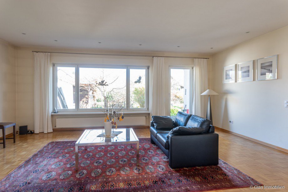 Wohnzimmer mit Zugang zur Terrasse Einfamilienhaus Blieskastel