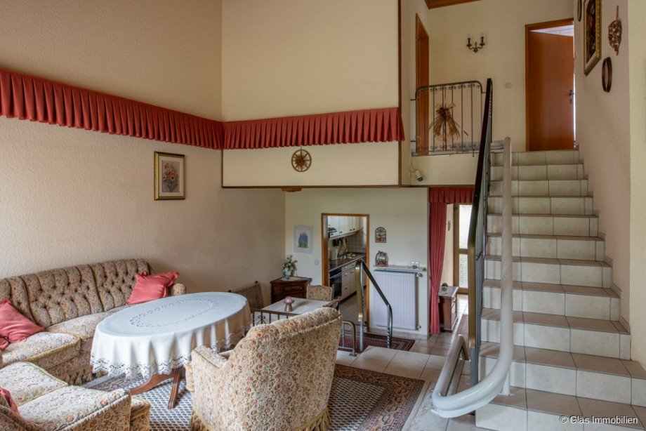 Blick aus WZ ins OG Reihenendhaus V�lklingen