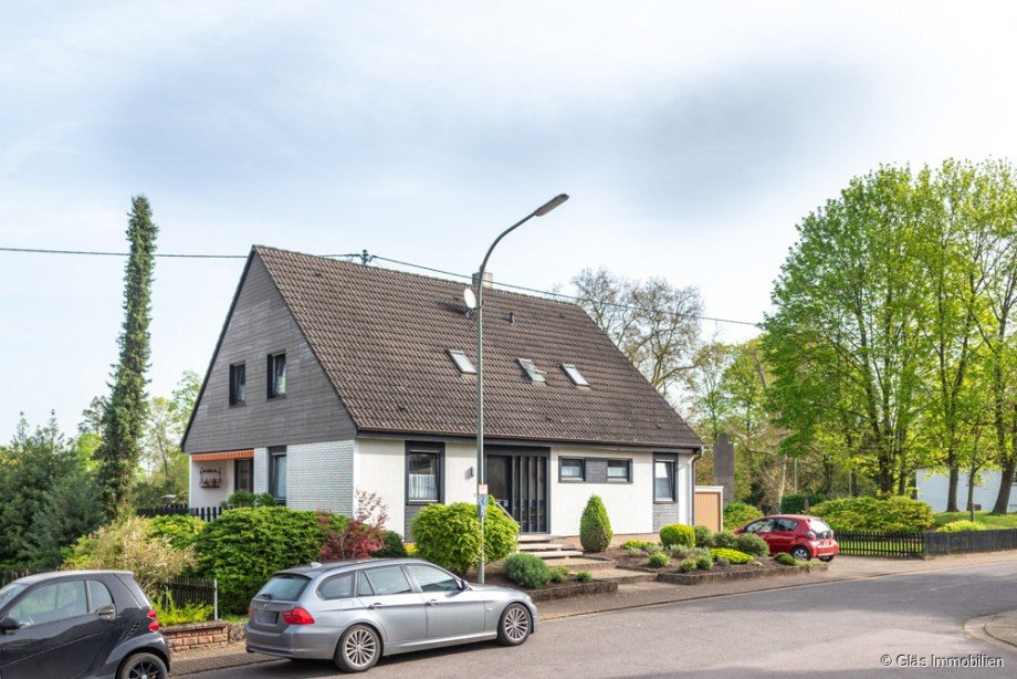 Freistehendes Zweifamilienhaus in sch�ner Wohnlage Zweifamilienhaus Wallerfangen