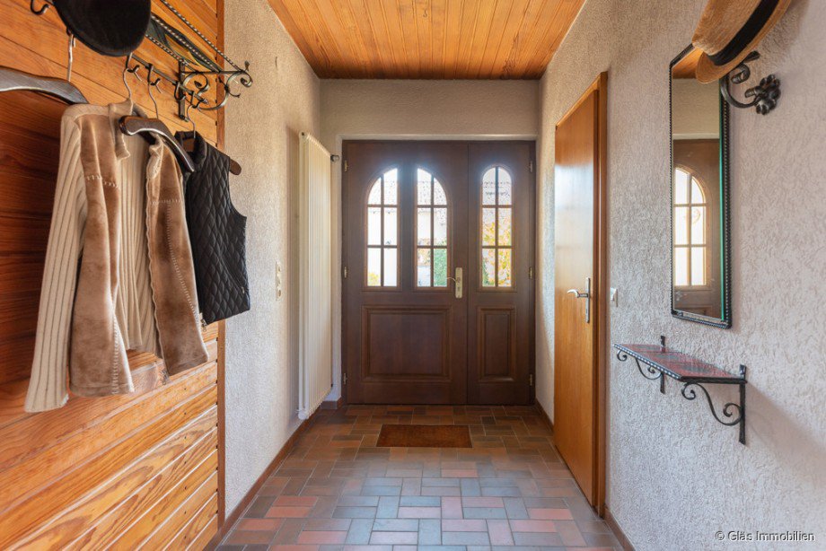 Hauseingang mit Garderobe und G�ste WC Einfamilienhaus Blieskastel