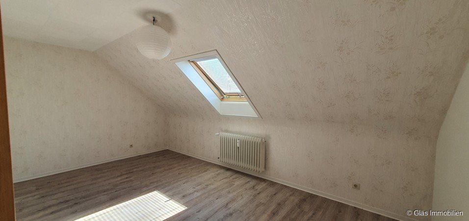 Zimmer 1 Dachgeschosswohnung V�lklingen