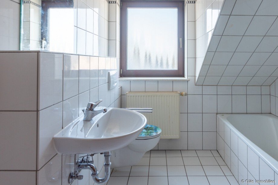 Bad mit Wanne und... Dachgeschosswohnung V�lklingen