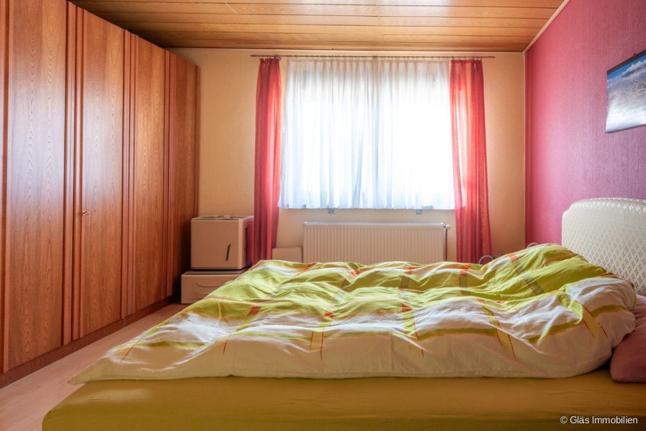 Schlafzimmer im OG Zweifamilienhaus V�lklingen
