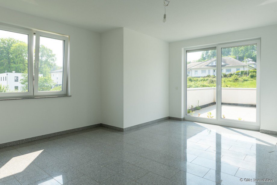 Elternschlafzimmer mit Zugang zur Dachterrasse Penthousewohnung V�lklingen / Geislautern