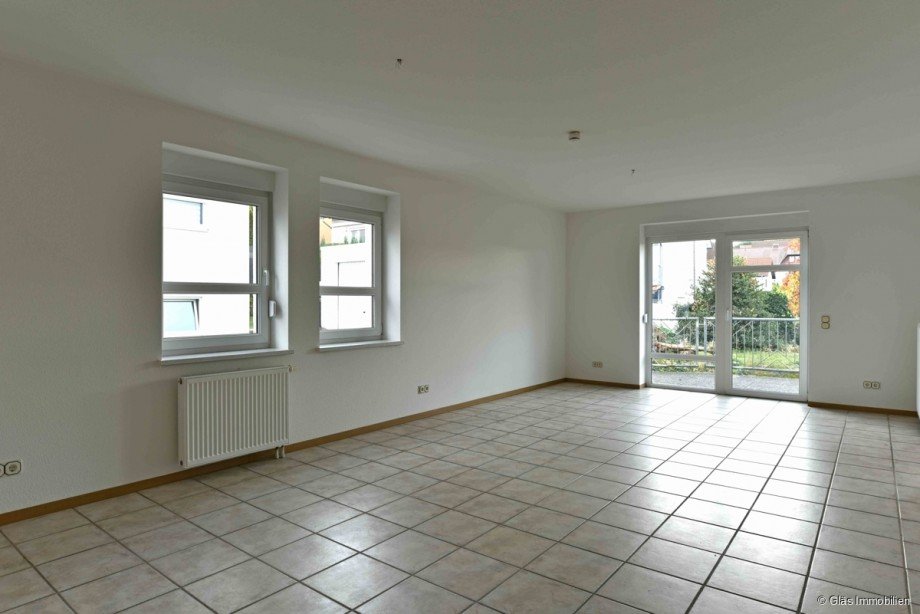 Wohnen_Essen mit Balkon Mehrfamilienhaus V�lklingen
