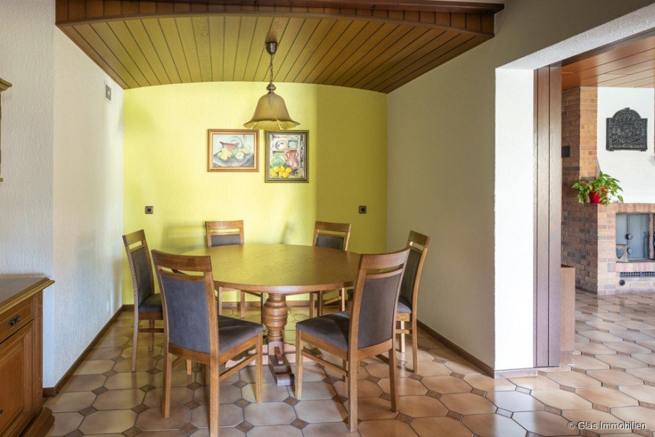 Essbereich im Erdgescho� Zweifamilienhaus V�lklingen