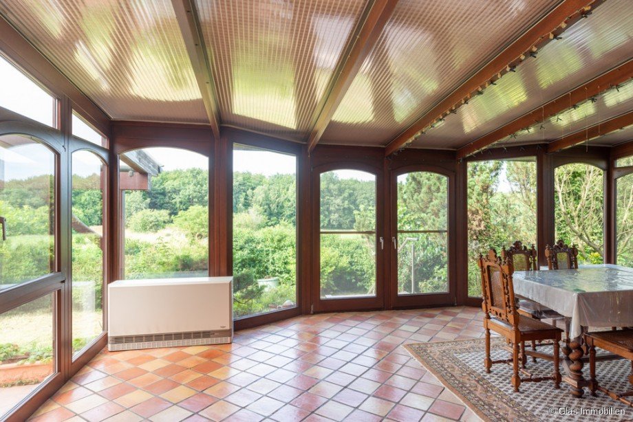 Wintergarten mit Blick in Gr�ne Einfamilienhaus V�lklingen