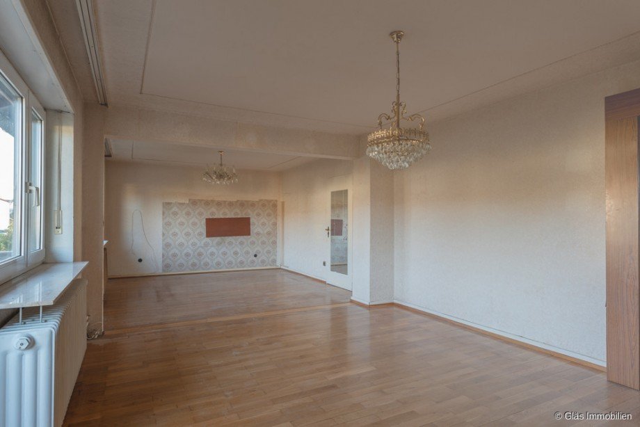 Gro�z�giges Wohn-, Esszimmer Zweifamilienhaus V�lklingen