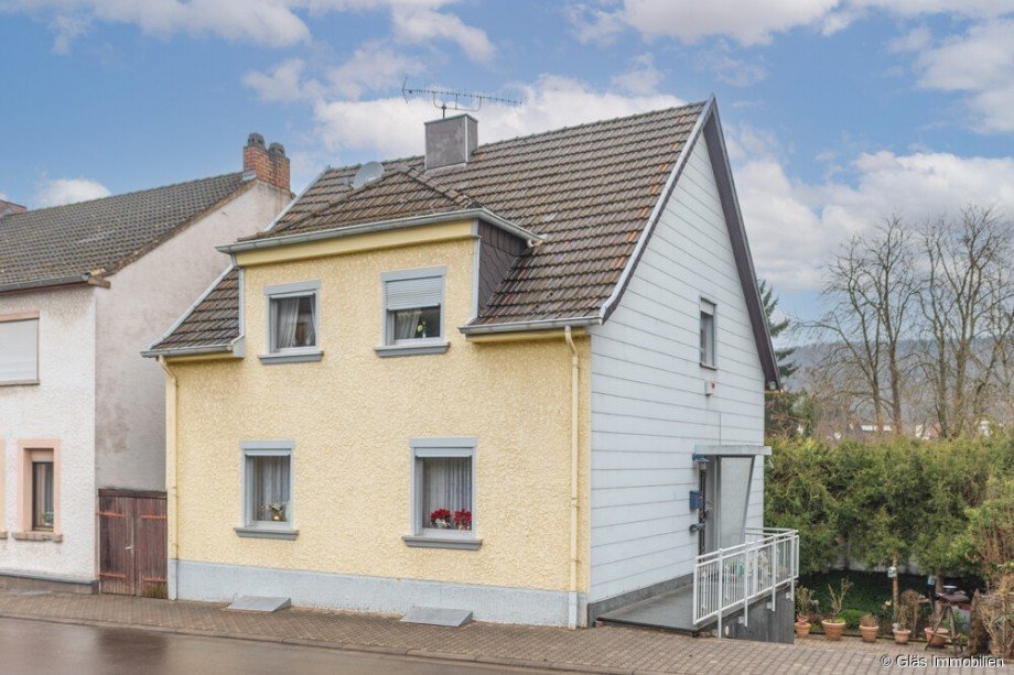 Freistehendes Einfamilienhaus Einfamilienhaus V�lklingen