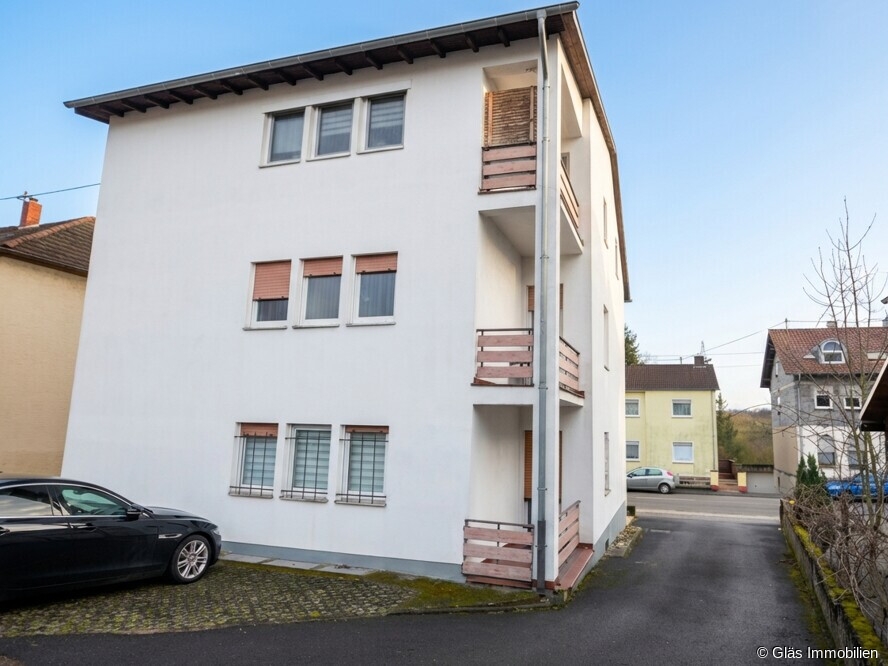 R�ckansicht mit Balkonen Mehrfamilienhaus Bous