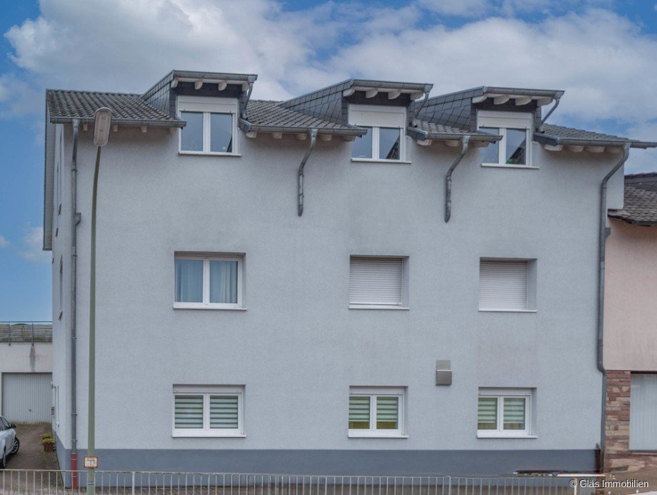 Vorderfront Erdgeschosswohnung Gro�rosseln