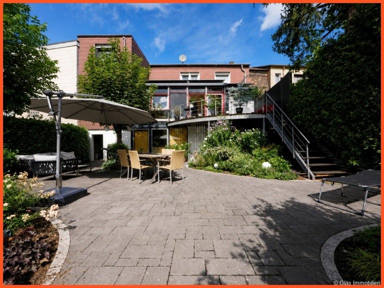 Charaktervolles Einfamilienhaus mit Einliegerwohnung V�lklingen Einfamilienhaus Charaktervolles Stadthaus mit Einliegerwohnung, Wintergarten und sonnigen Au�enbereichen in zentraler Lage