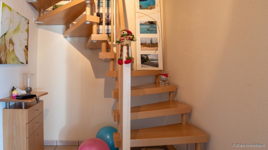Treppe in die obere Etage Maisonettewohnung V�lklingen