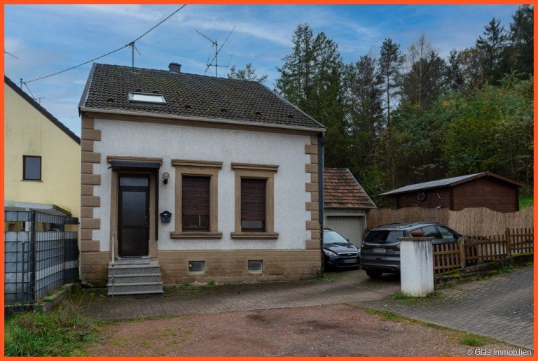 Freistehendes Einfamilienhaus mit Garage V�lklingen / Lauterbach Einfamilienhaus Freistehendes Einfamilienhaus mit Garage in ruhiger und sonniger Wohnlage