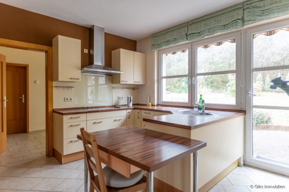 K�che mit Zugang zur Terrasse Einfamilienhaus Illingen / H�ttigweiler