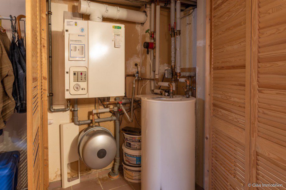 Gasbrennwertheizung mit Warmwasserbereitung Einfamilienhaus V�lklingen