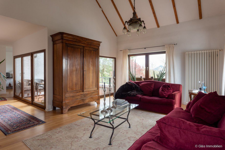 Wohnzimmer im DG Zweifamilienhaus Bous