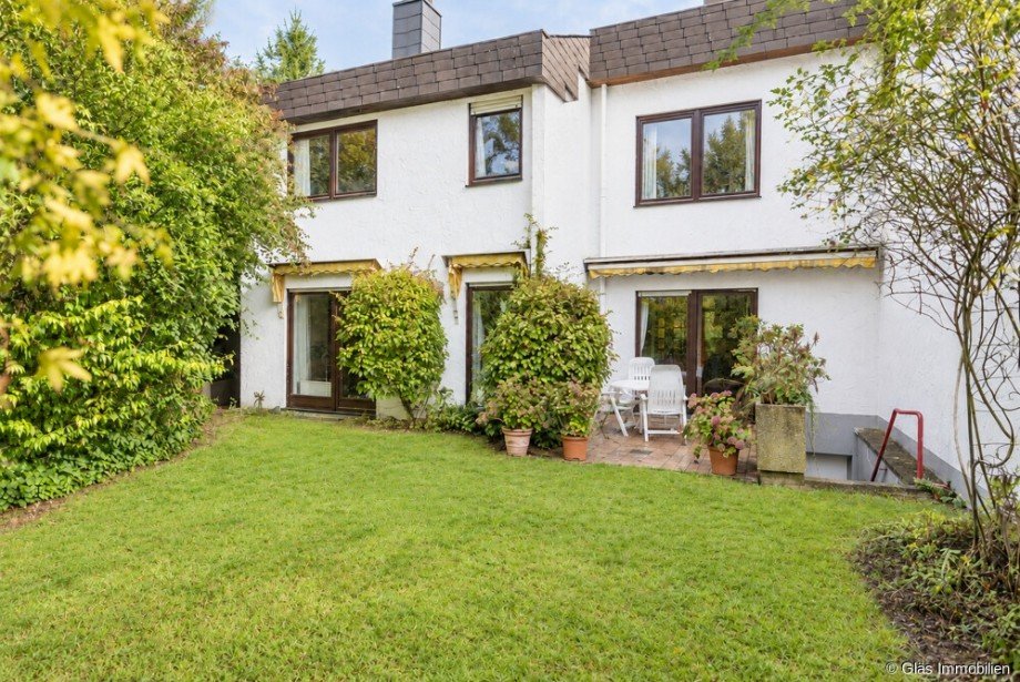 Blick vom Garten auf die Terrasse Einfamilienhaus V�lklingen