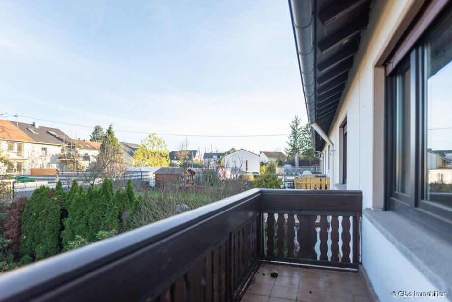 Balkon OG mit sch�nem Blick in die Nachbarschaft Zweifamilienhaus V�lklingen