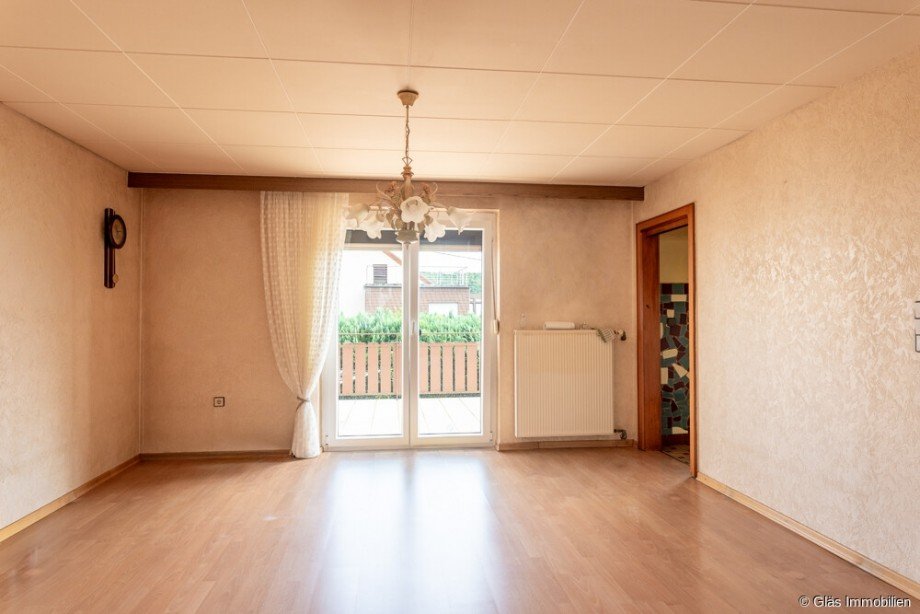 Esszimmer EG mit angrenzender K�che Mehrfamilienhaus V�lklingen / Ludweiler