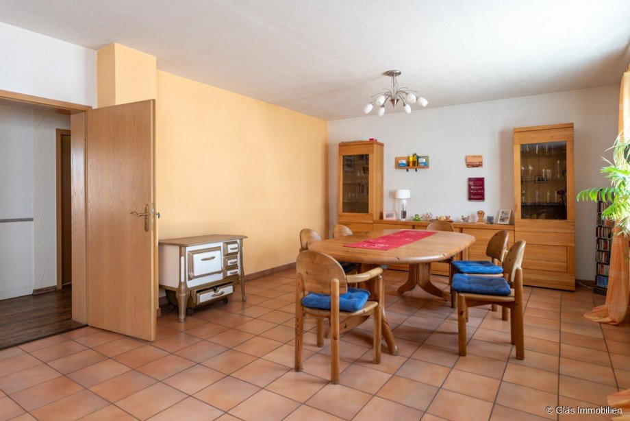 Esszimmer mit angrenzender K�che Zweifamilienhaus V�lklingen
