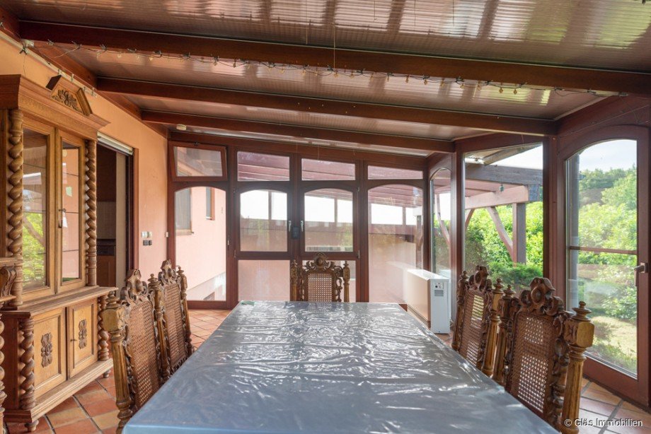 Wintergarten mit Blick zum �berdachten Innenhof Einfamilienhaus V�lklingen