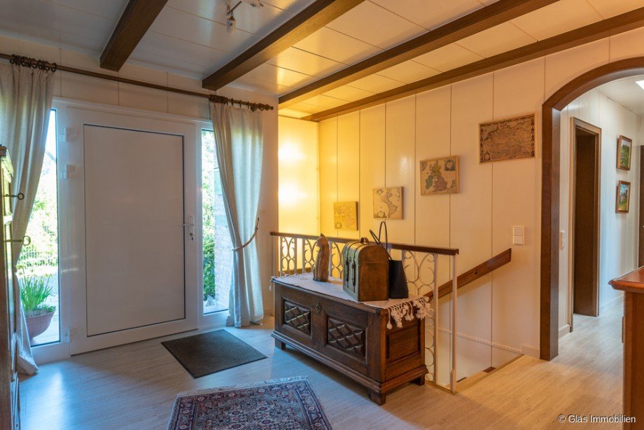 Helle Eingangsdiele Einfamilienhaus Langenfeld (Rheinland)