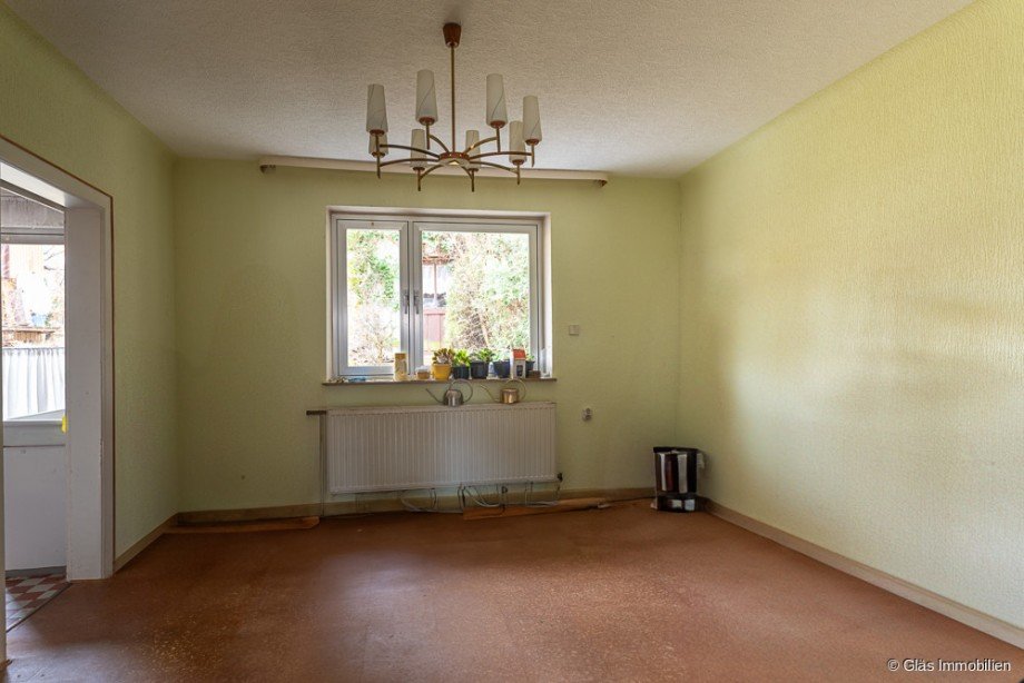 Esszimmer mit angrenzender K�che Zweifamilienhaus Schwalbach