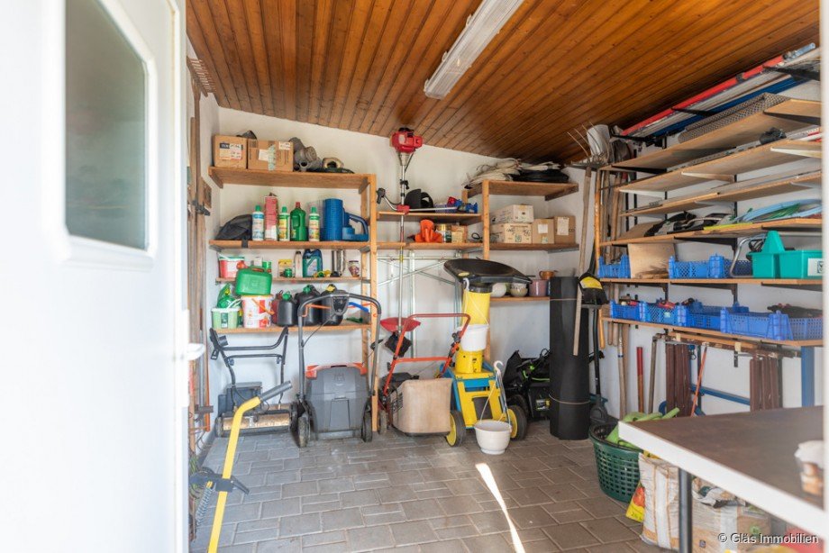 Werkstatt hinter Garagen Zweifamilienhaus V�lklingen