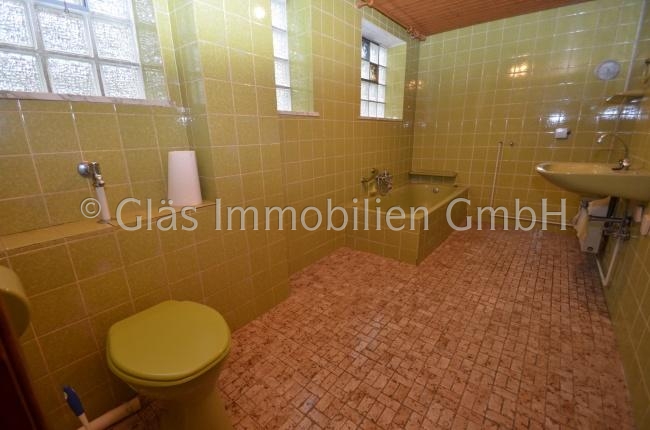 Badezimmer im EG Zweifamilienhaus Gro�rosseln