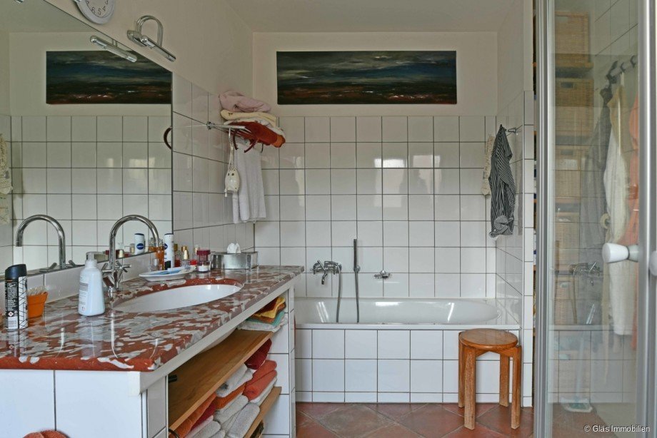 Badezimmer mit Wanne und... Einfamilienhaus V�lklingen