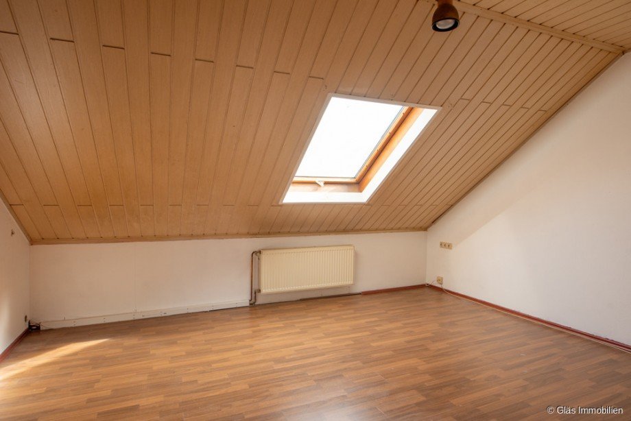 Zimmer 1 im DG Zweifamilienhaus V�lklingen / Heidstock