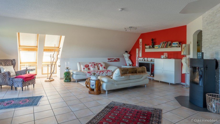 Wohnzimmer mit Kaminofen Maisonettewohnung V�lklingen