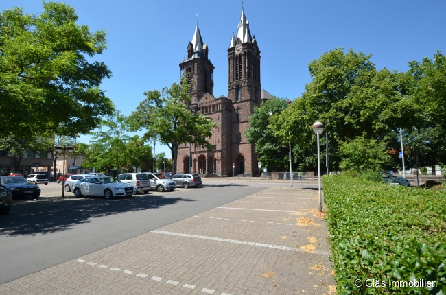 Saardom gegen�ber Odiienplatz Wohn- / Gesch�ftshaus Dillingen/Saar