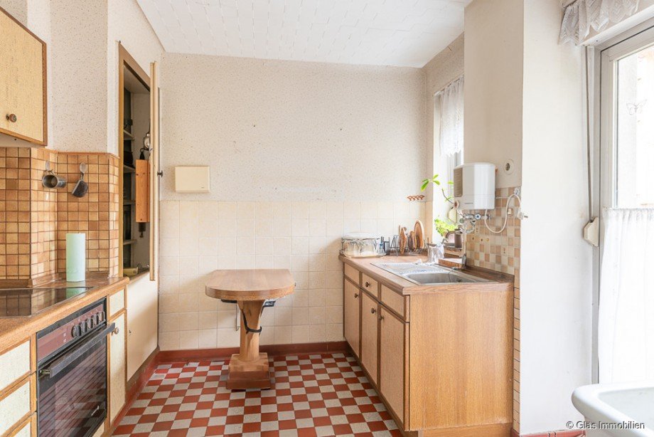 K�che mit Zugang zur Terrasse Zweifamilienhaus Schwalbach
