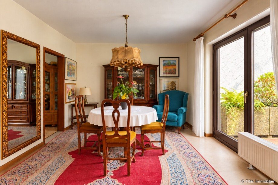 Esszimmer mit Zugang zur K�che und Terrasse Einfamilienhaus V�lklingen