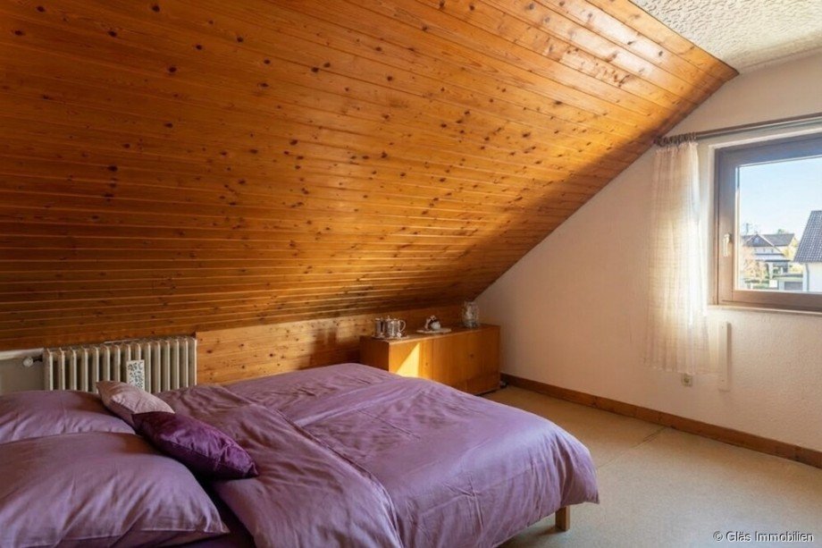 Kinderzimmer 2 Dachgeschoss Zweifamilienhaus Saarbr�cken / Gersweiler